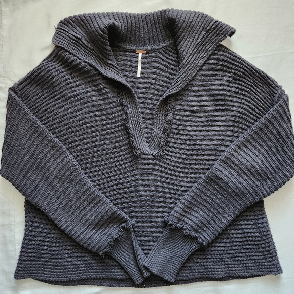 FREE PEOPLE Marlie Deep V Chunky Ribbed  Pullover Sweater Black - Picture 3 of 12